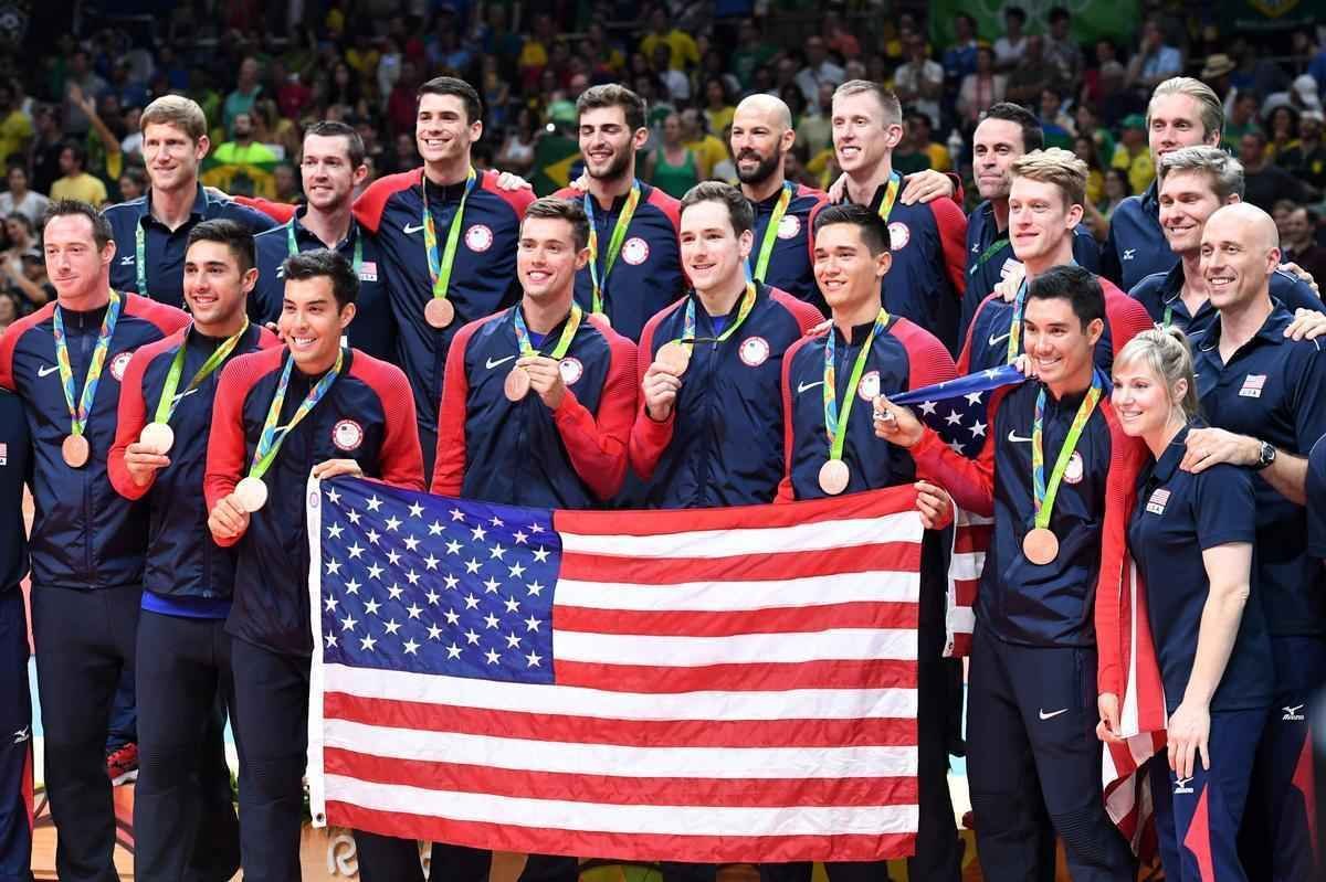 Festa do Brasil com a medalha de ouro no pdio no Maracanzinho - EUA levaram o bronze