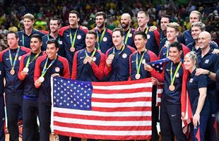 Festa do Brasil com a medalha de ouro no pódio no Maracanãzinho - EUA levaram o bronze