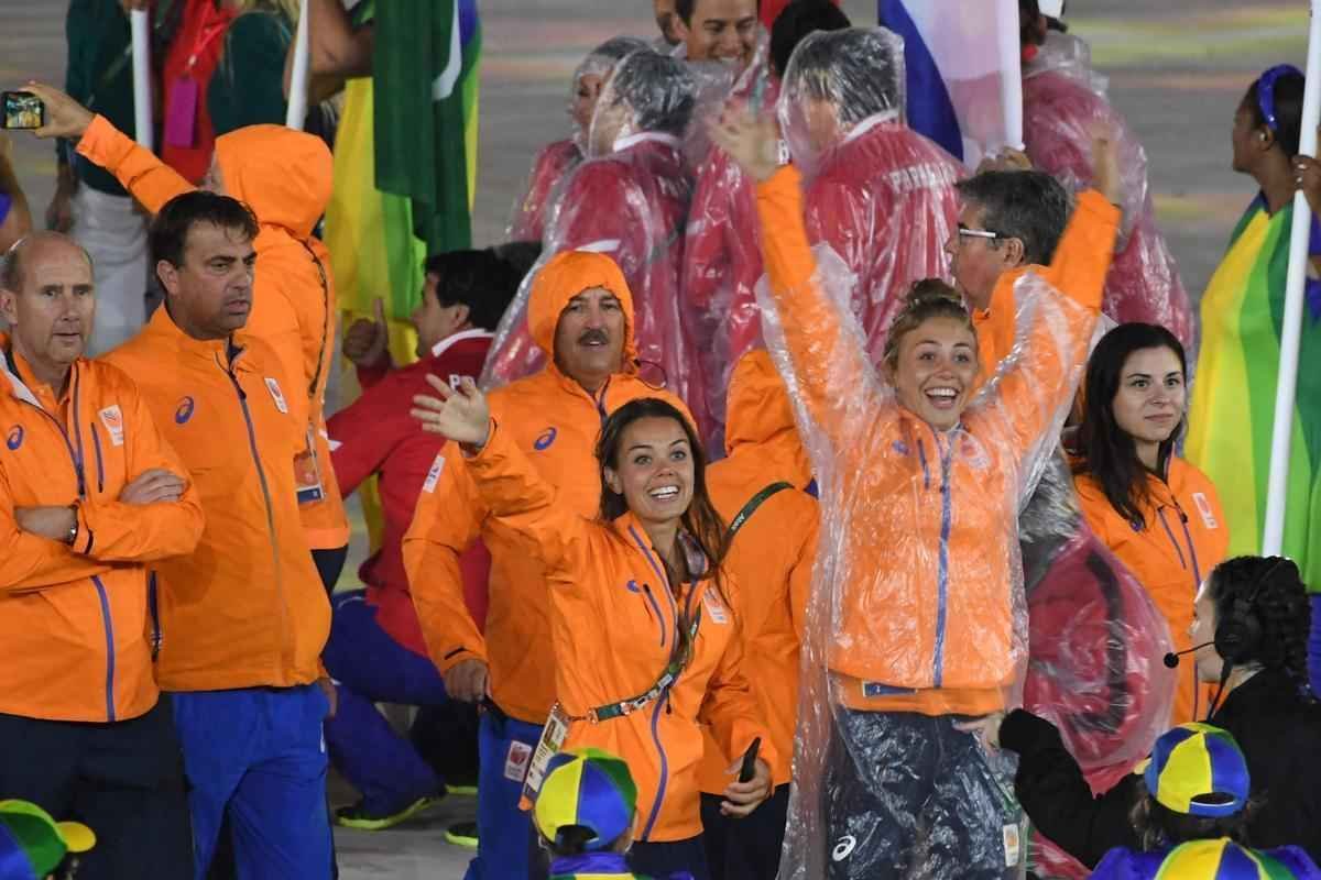 Cerca de mil atletas de todas as delegaes participaram da cerimnia de encerramento