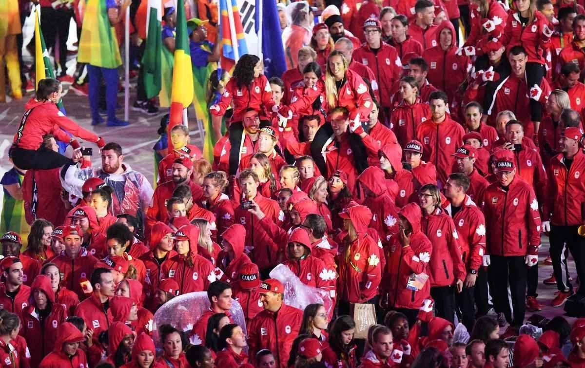 Cerca de mil atletas de todas as delegaes participaram da cerimnia de encerramento