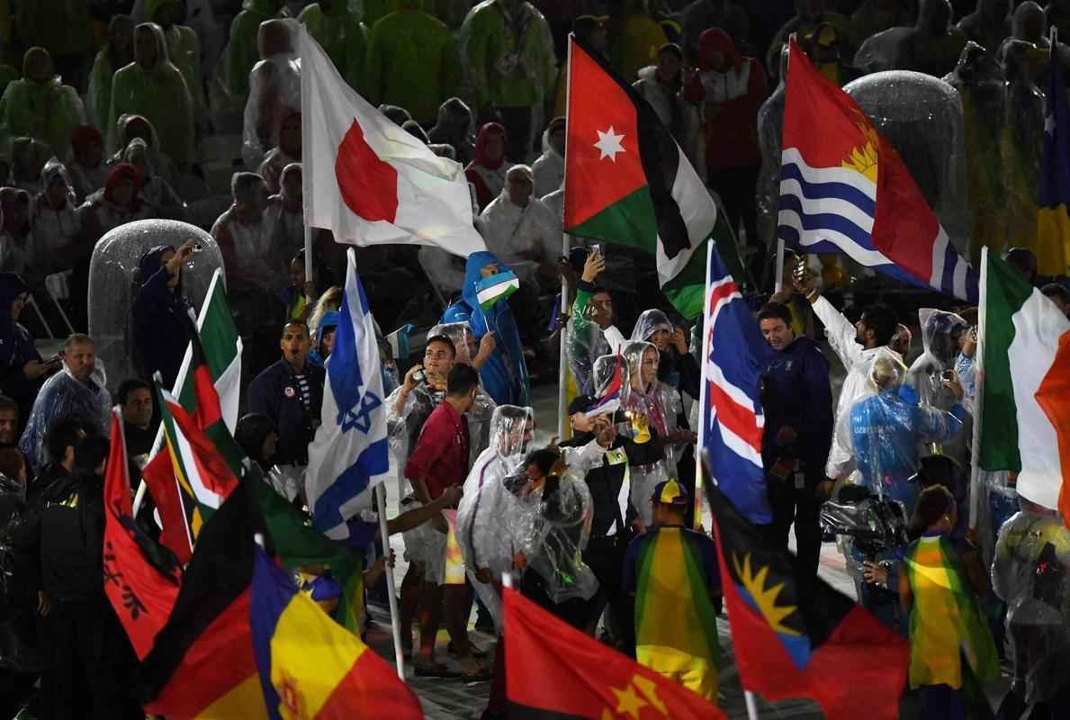 Cerca de mil atletas de todas as delegaes participaram da cerimnia de encerramento