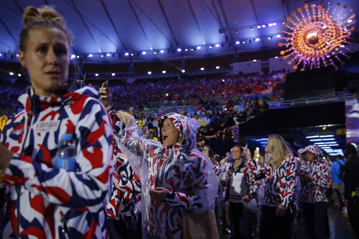 Cerca de mil atletas de todas as delegaes participaram da cerimnia de encerramento