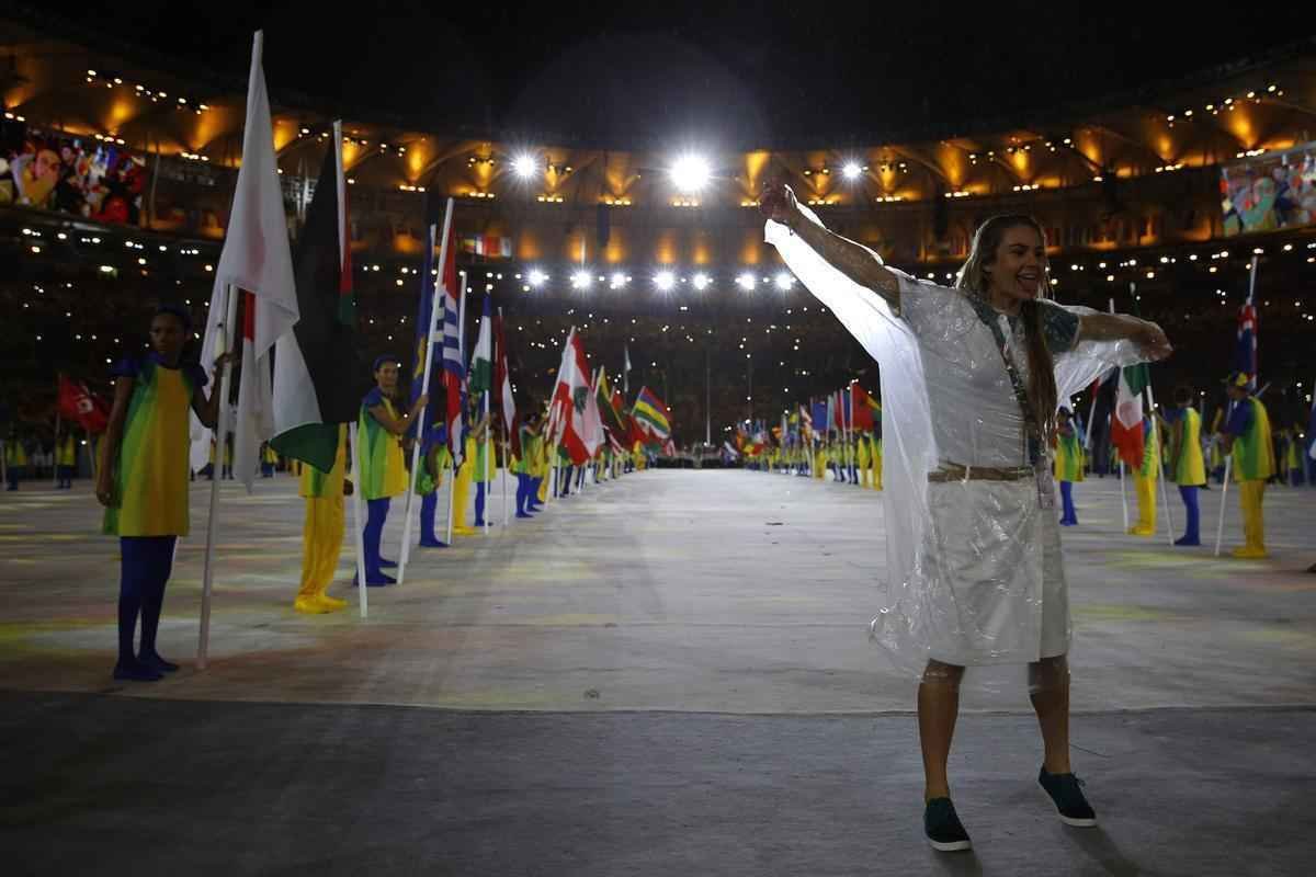 Cerca de mil atletas de todas as delegaes participaram da cerimnia de encerramento