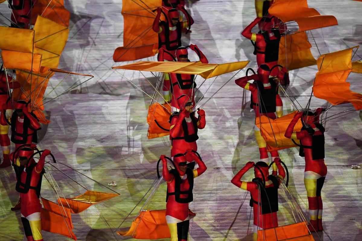 Cerca de mil atletas de todas as delegaes participaram da cerimnia de encerramento