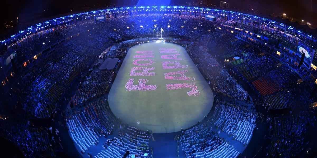 Depois de 19 dias de competies, a Olimpada do Rio terminou em clima de alto-astral, na noite deste domingo, no estdio do Maracan, com muita dana, msica e esprito de carnaval