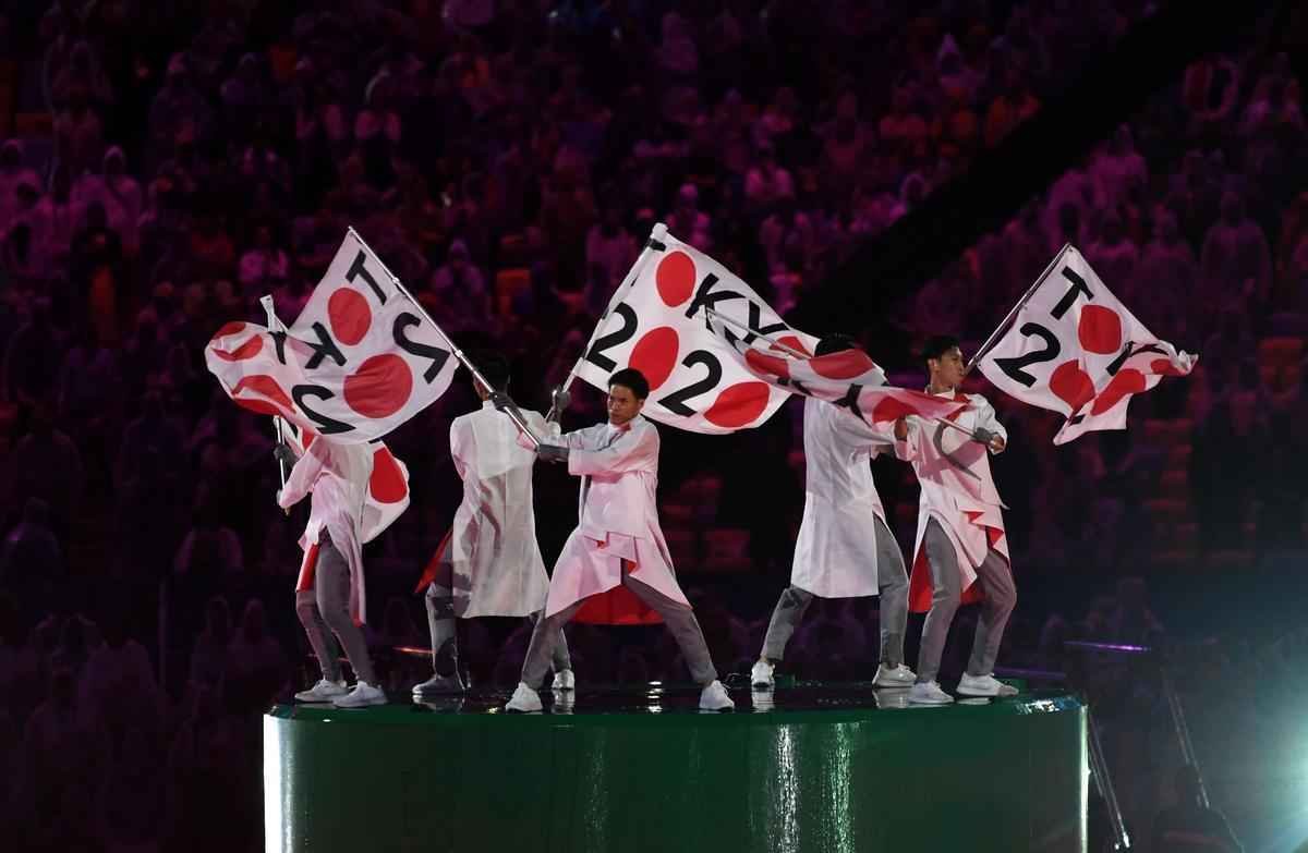 Depois de 19 dias de competies, a Olimpada do Rio terminou em clima de alto-astral, na noite deste domingo, no estdio do Maracan, com muita dana, msica e esprito de carnaval