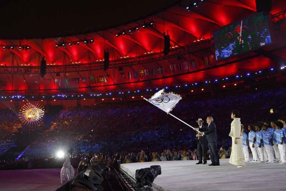 Depois de 19 dias de competies, a Olimpada do Rio terminou em clima de alto-astral, na noite deste domingo, no estdio do Maracan, com muita dana, msica e esprito de carnaval