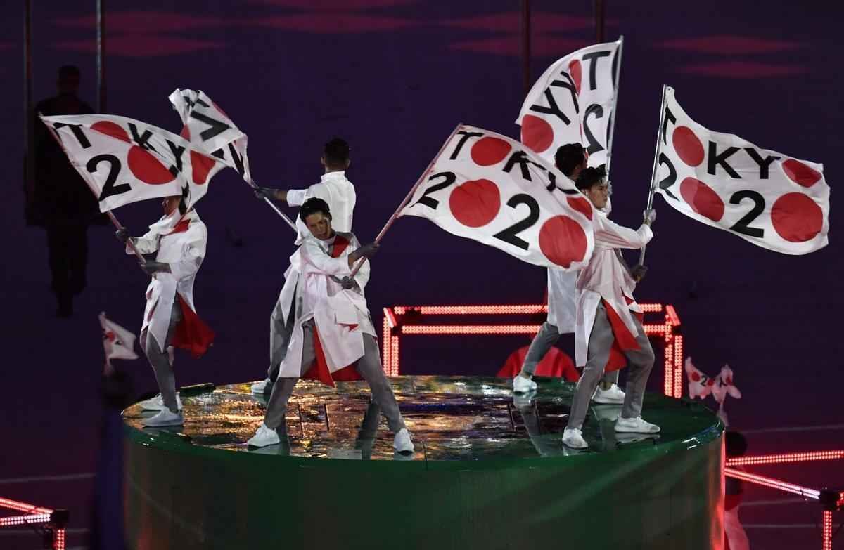 Depois de 19 dias de competies, a Olimpada do Rio terminou em clima de alto-astral, na noite deste domingo, no estdio do Maracan, com muita dana, msica e esprito de carnaval