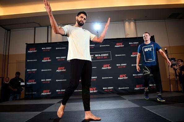 Um dos protagonistas do evento, Carlos Condit, adversrio de Demian Maia, treina e interage com o pblico 