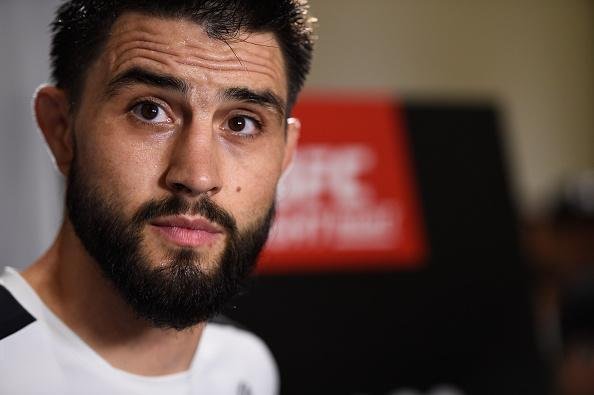 Um dos protagonistas do evento, Carlos Condit, adversrio de Demian Maia, treina e interage com o pblico 