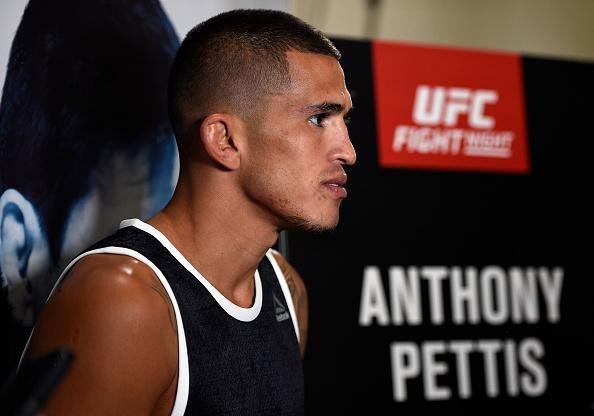 Ex-campeo dos leves, Anthony Pettis tenta retomar sucesso na carreira no peso leve; primeiro desafio  contra Do Bronx, na luta coprincipal do UFC em Vancouver 