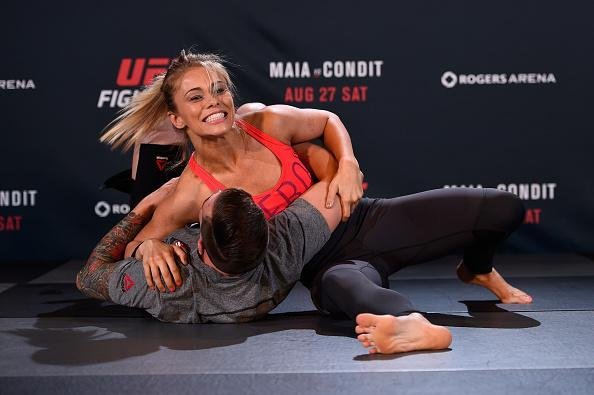 Uma das lutadoras mais populares do UFC, Paige VanZant treina para luta contra Bec Rawlings