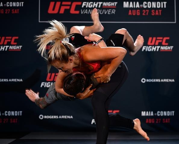 Uma das lutadoras mais populares do UFC, Paige VanZant treina para luta contra Bec Rawlings