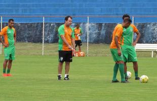 Coelho completou a preparao para pegar o Vitria com treino no CT do Bahia