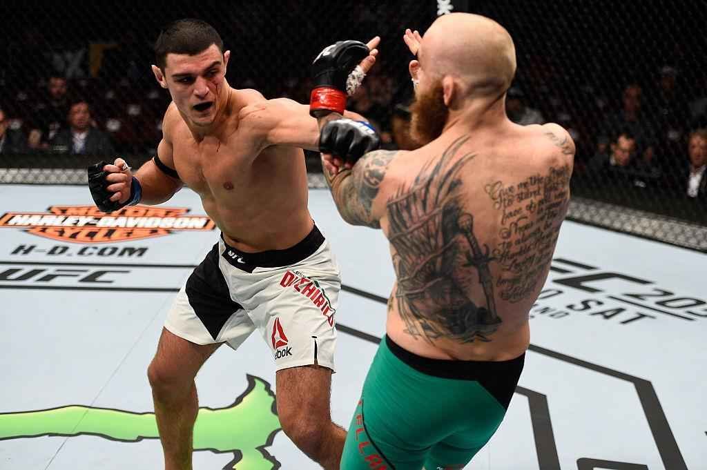 Alessio Di Chirico (luvas azuis) venceu Garreth McLellan por deciso dividida