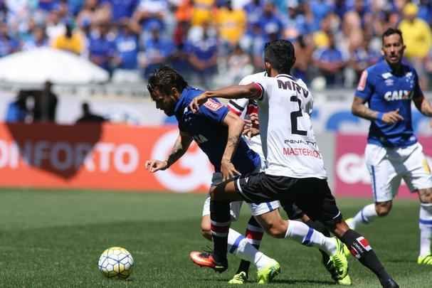 Imagens de Cruzeiro x Santa Cruz, pela 22 rodada do Brasileiro, no Mineiro