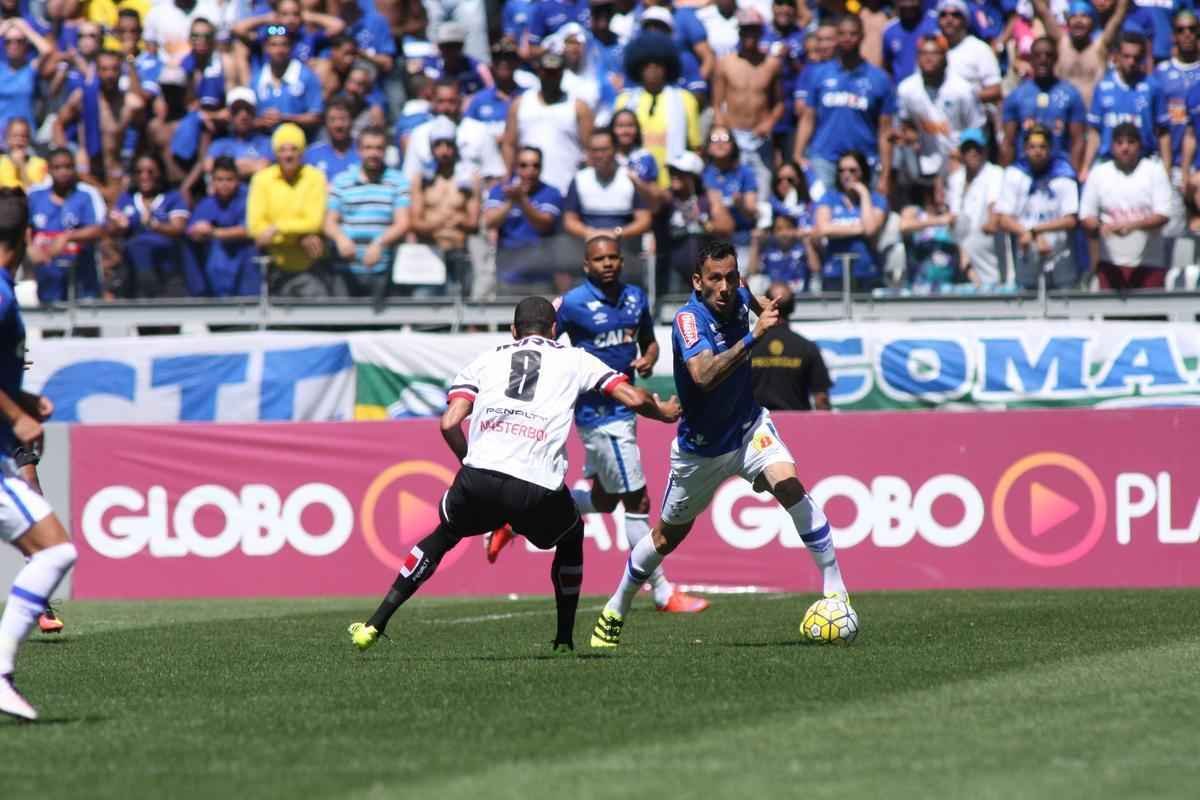 Imagens de Cruzeiro x Santa Cruz, pela 22 rodada do Brasileiro, no Mineiro