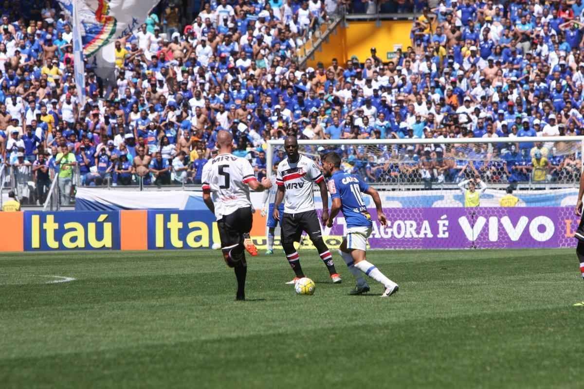 Imagens de Cruzeiro x Santa Cruz, pela 22 rodada do Brasileiro, no Mineiro
