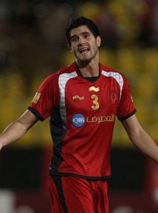 Marcelo Tavares foi contratado pelo Cruzeiro em 2007, mas sempre se recusou a deixar o Mundo rabe, onde fez carreira. Por isso, foi emprestado duas vezes ao Al-Hilal da Arbia Saudita enquanto tinha vnculo com o clube mineiro. Nesse perodo, o clube foi indenizado em US$ 850 mil (US$ 350 mil   US$ 500 mil). Quando se imaginava que ele finalmente se apresentaria  Toca, o Cruzeiro informou que Tavares havia firmado contratado paralelo com o Al-Rayyan do Catar. O caso terminou na Justia. O fato  que ele jamais vestiu a camisa celeste. 
