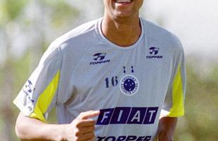 Em 2003, Luiso foi negociado com Benfica, de Portugal, por US$ 2,5 milhes (por 50%)
