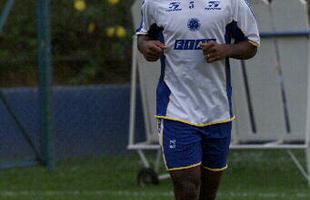 Joo Carlos voltou ao Cruzeiro em 2001 e acabou negociado com o Cerezo Osaka do Japo em 2002
