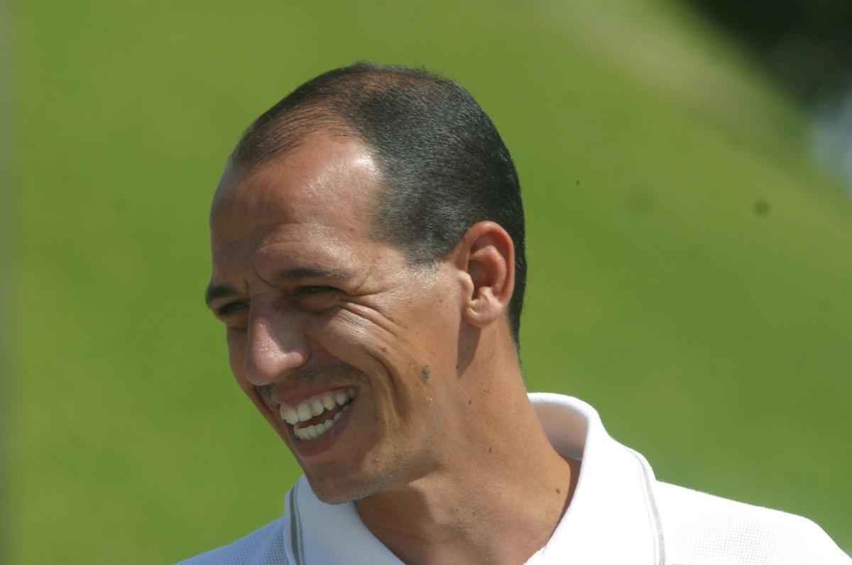 Em 1998, Clio Lcio foi vendido pelo Cruzeiro ao Sporting Braga-POR de Portugal