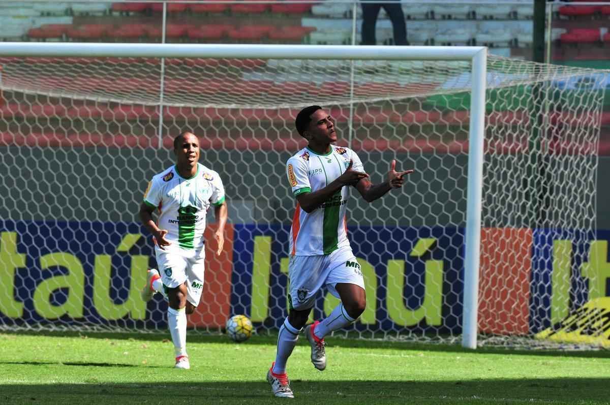 Osman - Terceiro jogador que mais vestiu a camisa do Coelho no ano (36 jogos), Osman  jogador de bom potencial e foi comprado pelo Amrica nesta temporada. No entanto, o meia-atacante sofre com atuaes apagadas (assim como todo o time) e erros bizarros em finalizaes ( o pior do clube no quesito, na Srie A, e perdeu pnalti contra o Santa Cruz). Mas deve continuar no Coelho e ser melhor trabalhado em 2017.