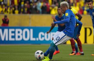Neymar, em cobrana de pnalti, marcou o primeiro gol do Brasil em Quito