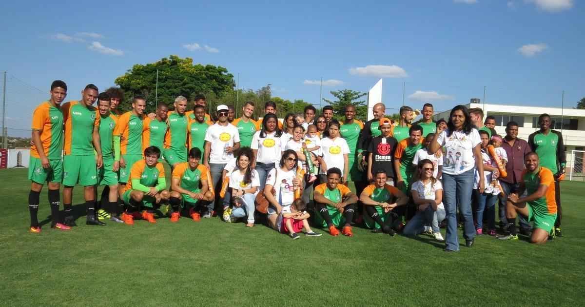 Amrica abriu o CT Lanna Drumond para ao de campanha de conscientizao sobre o cncer