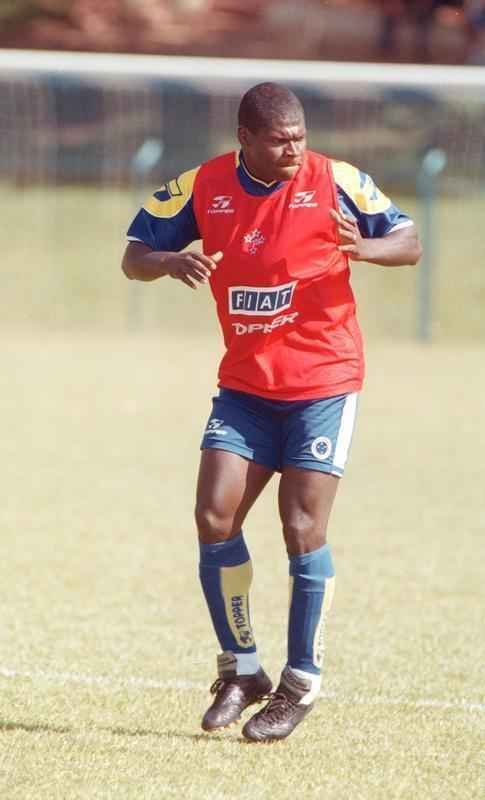 Zagueiro Clber, o Clebo, capito do Cruzeiro em 2000