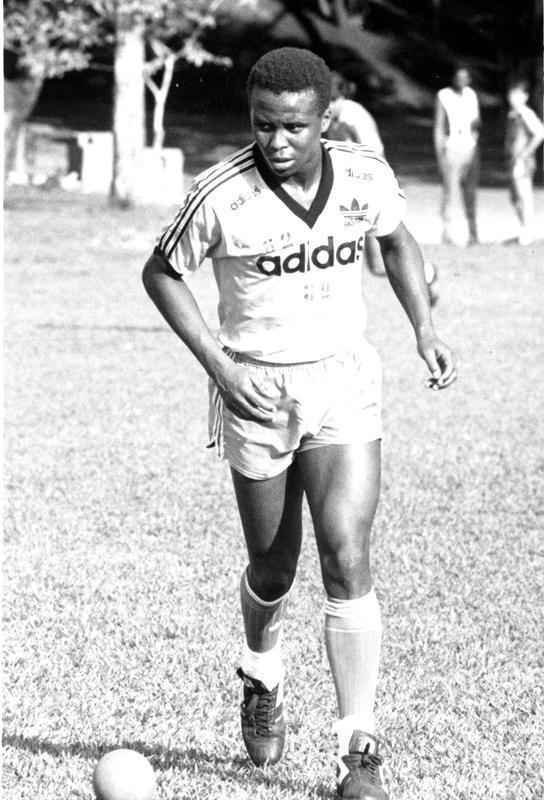 Lateral-esquerdo Wladimir, capito do Cruzeiro em 1988
