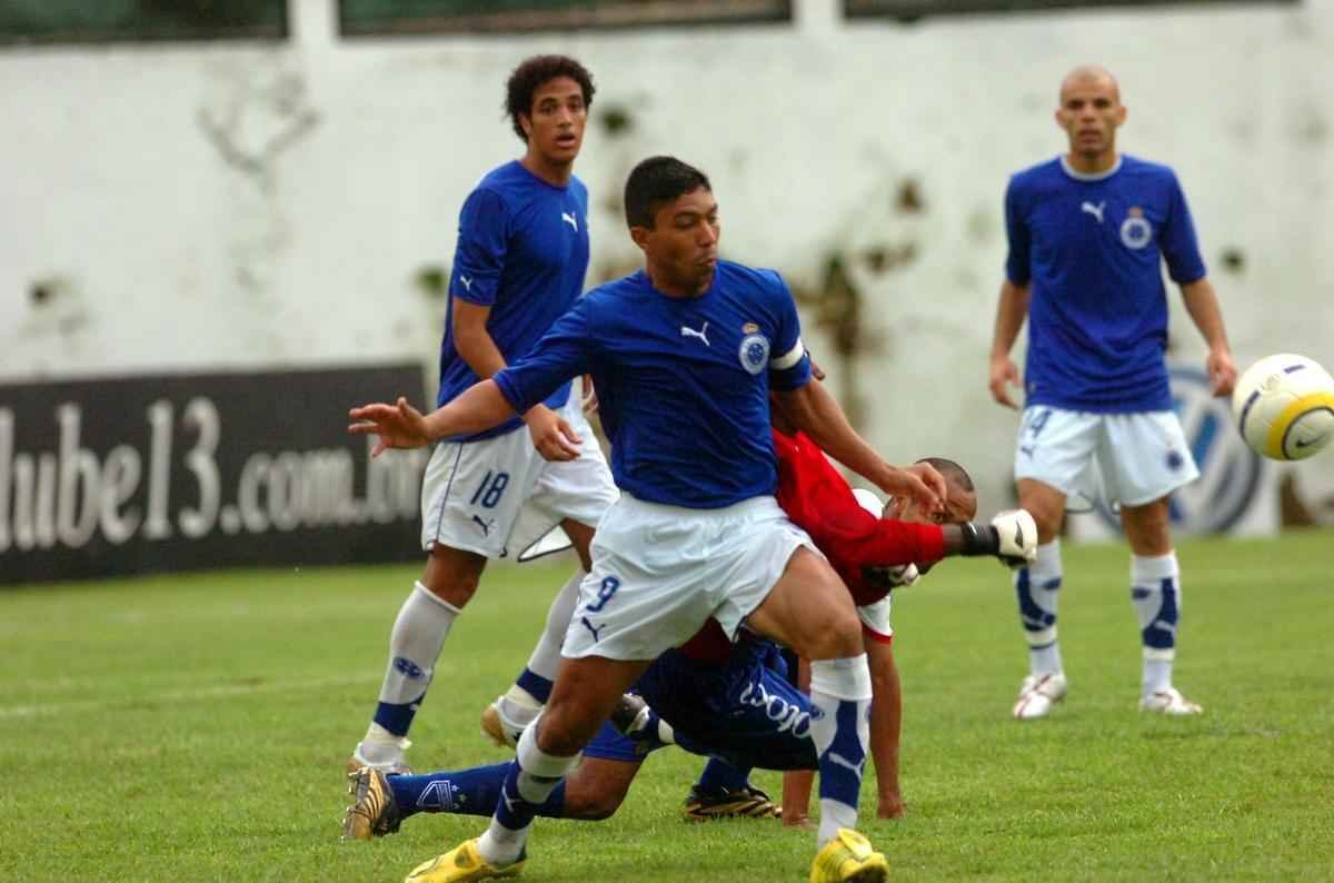 Atacante lber, capito do Cruzeiro em 2006