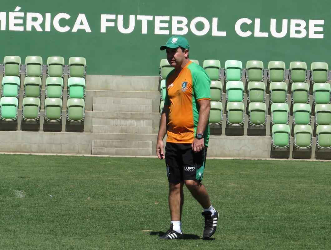 Fotos do treino do Amrica, nesta quarta-feira, no CT Lanna Drumond. Atividade com bola fechou preparao do Coelho para o clssico contra o Cruzeiro, marcado para esta quinta, s 21h, no Independncia, pela 23 rodada do Campeonato Brasileiro