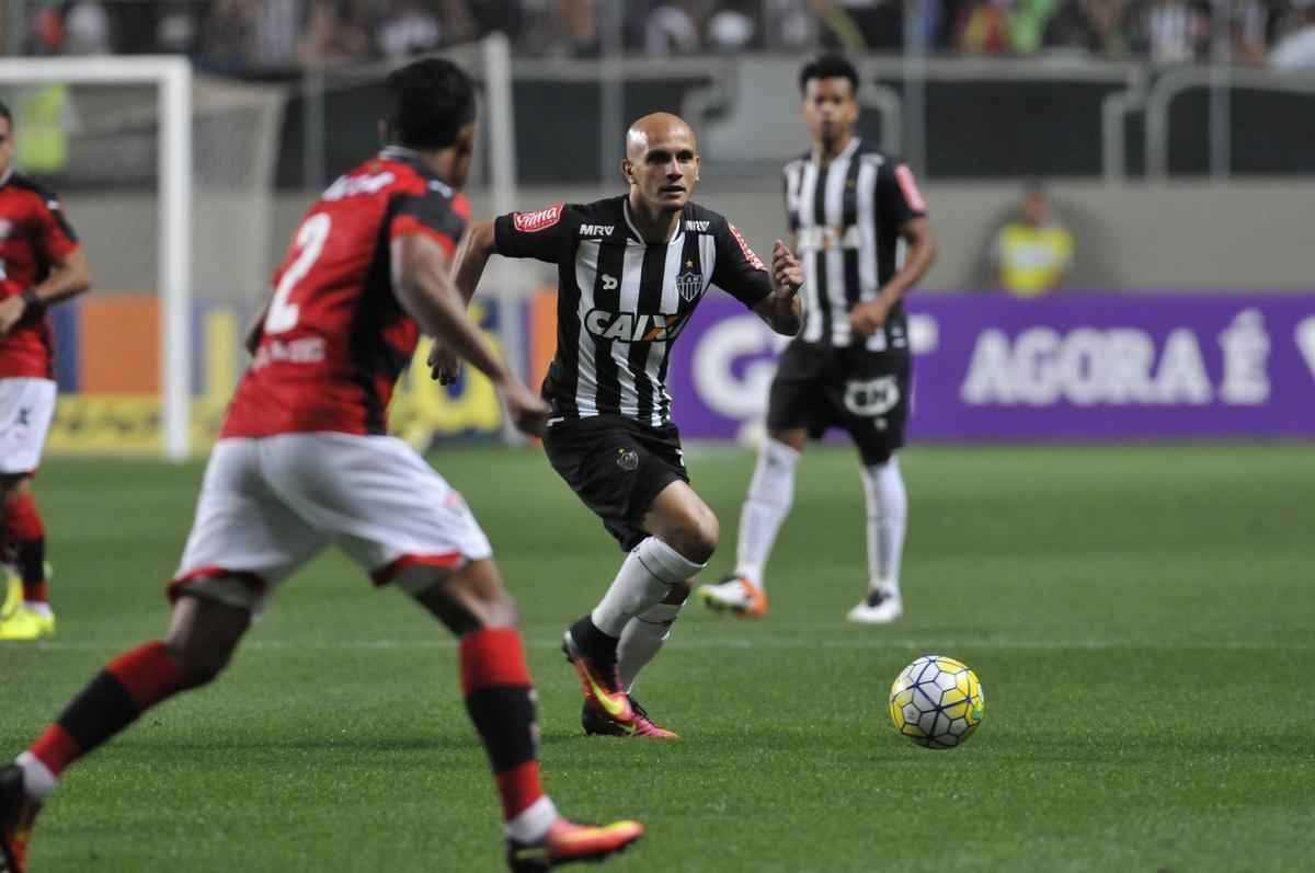 Atltico bate o Vitria por 2 a 1, no Independncia, com gols de Fred, e mantm briga pela liderana