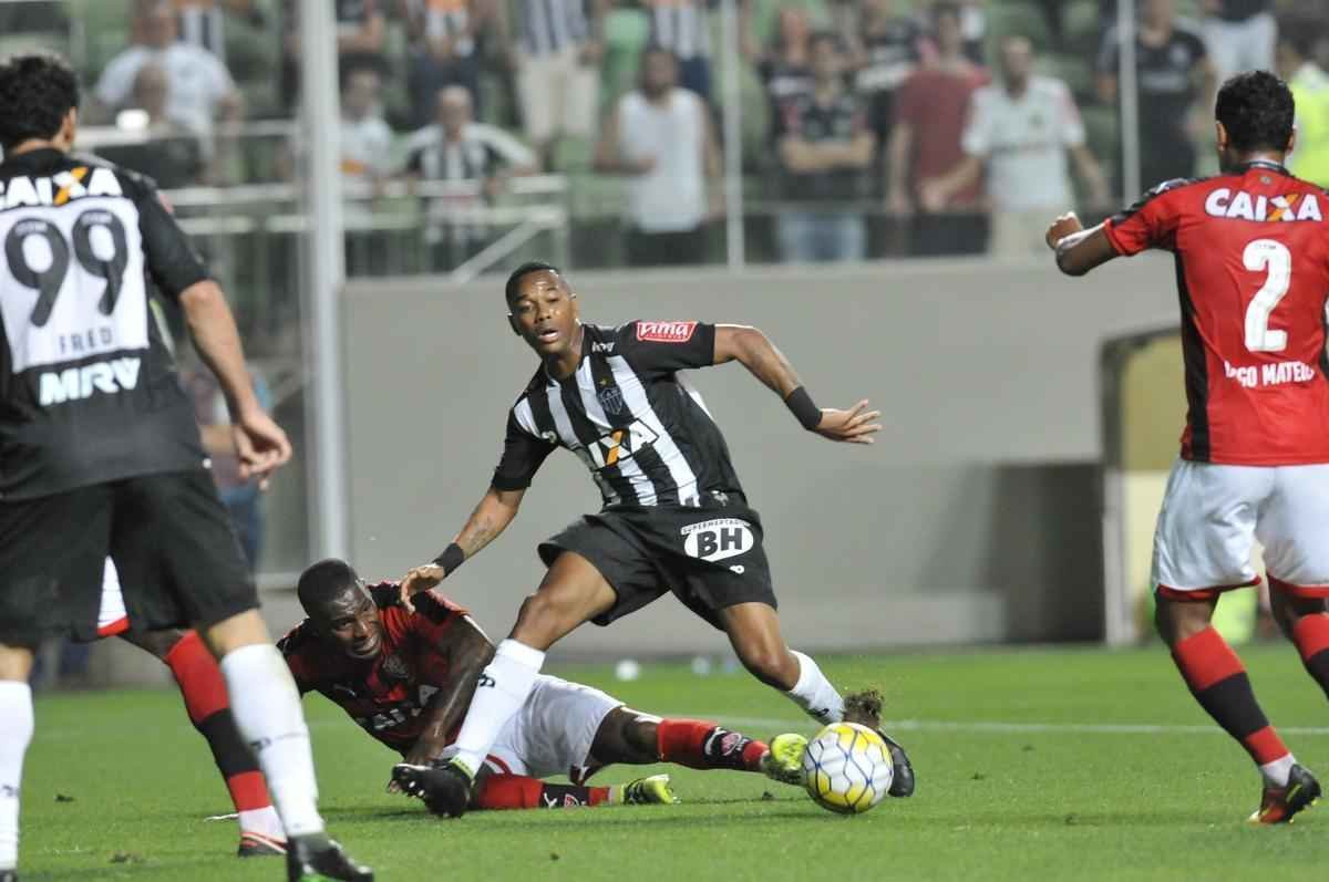 Atltico bate o Vitria por 2 a 1, no Independncia, com gols de Fred, e mantm briga pela liderana