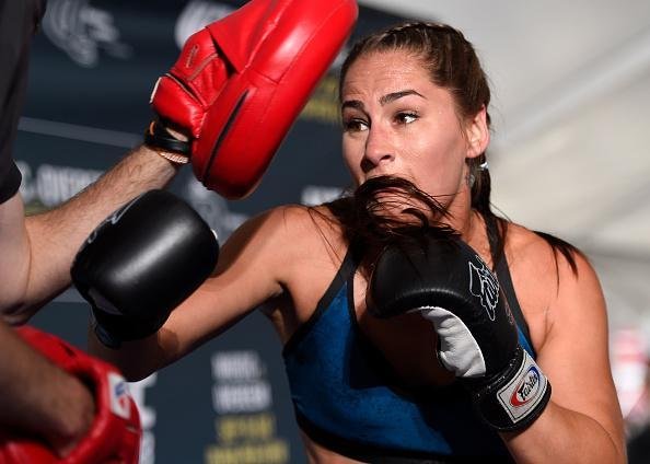 Jessica Eye, oponente da brasileira Bethe Correia no UFC 203