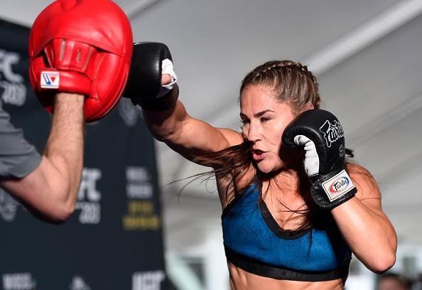 Jessica Eye, oponente da brasileira Bethe Correia no UFC 203