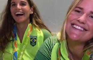 Donas de medalha histórica para a vela brasileira, Martine Grael e Kahena Kunze aproveitam férias com a família e planejam viajar.