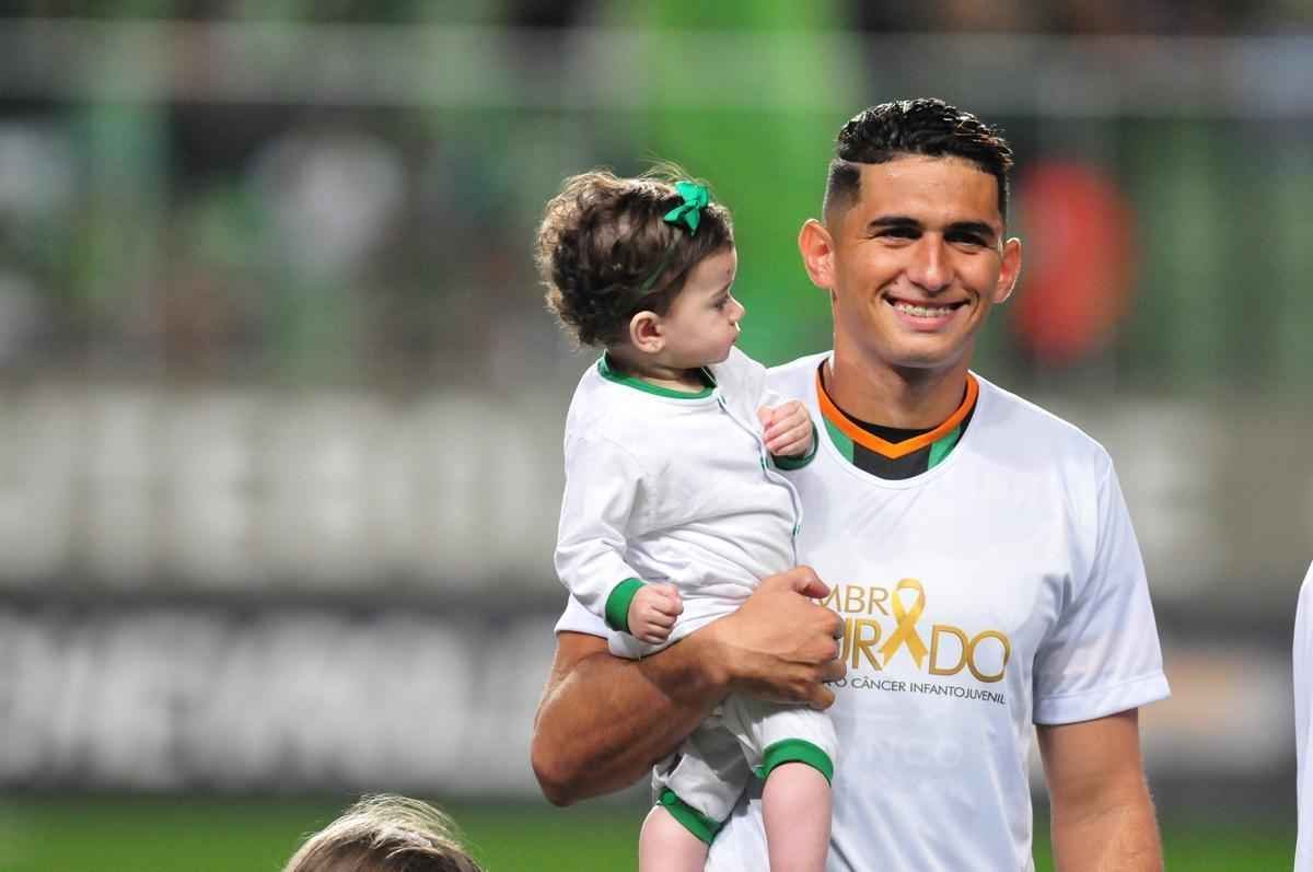 Imagens do clssico entre Amrica e Cruzeiro, no Independncia, pelo Campeonato Brasileiro