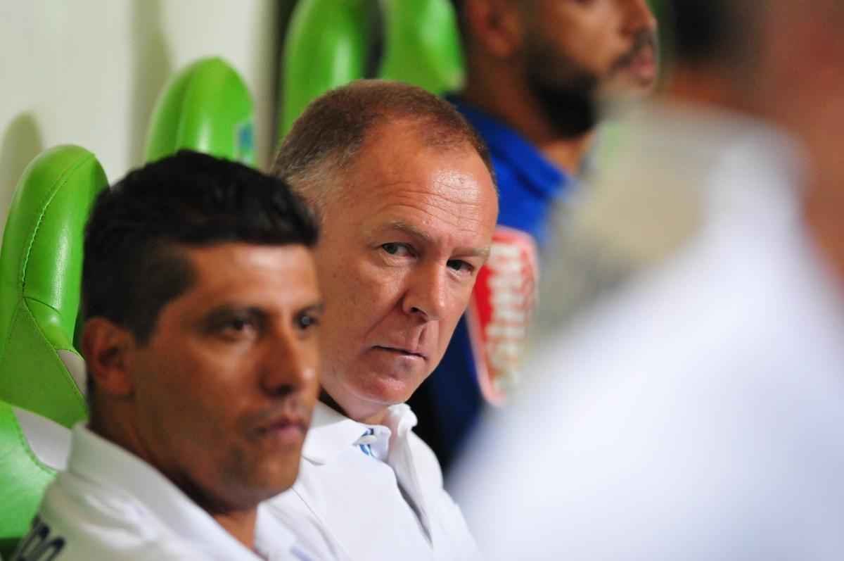 Imagens do clssico entre Amrica e Cruzeiro, no Independncia, pelo Campeonato Brasileiro