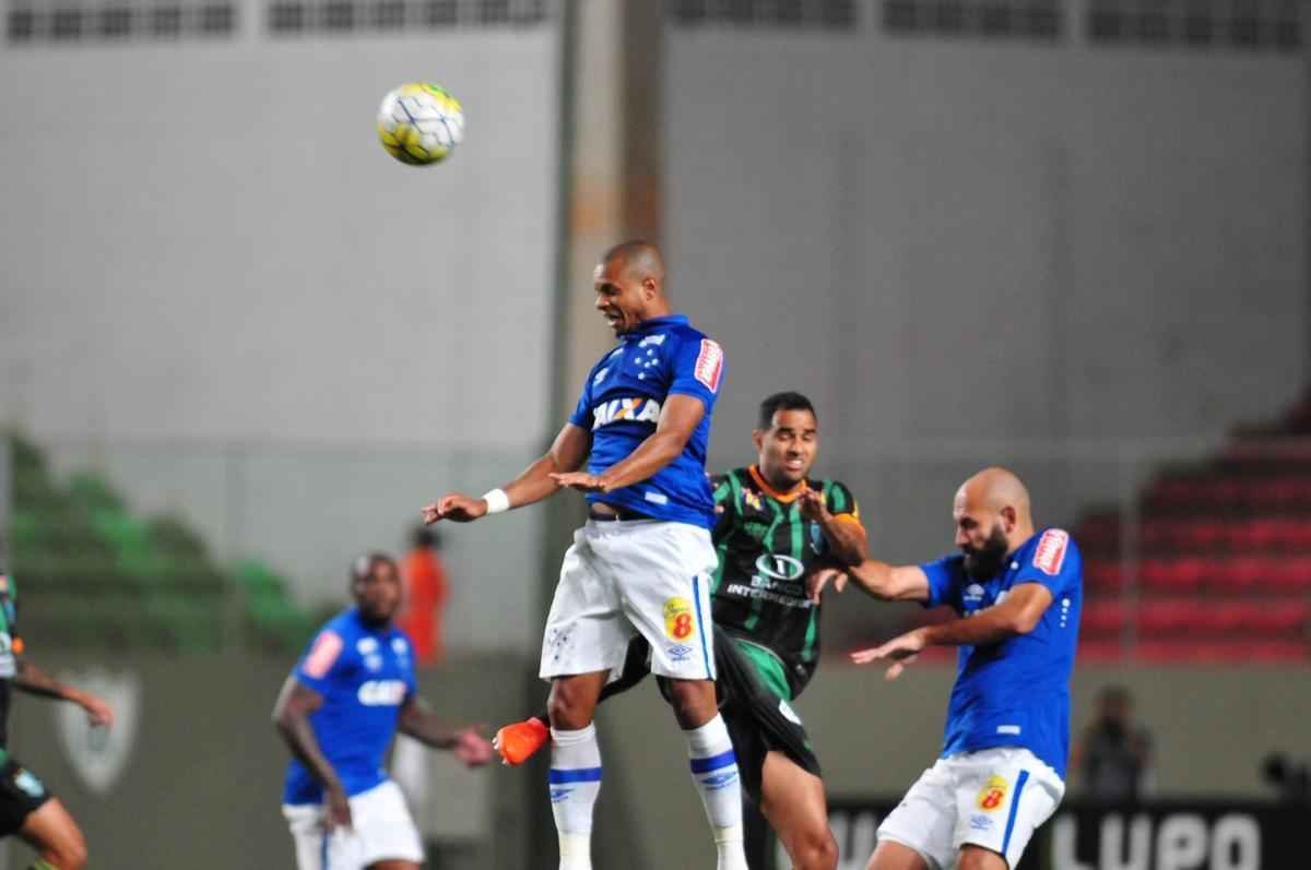 Imagens do clssico entre Amrica e Cruzeiro, no Independncia, pelo Campeonato Brasileiro