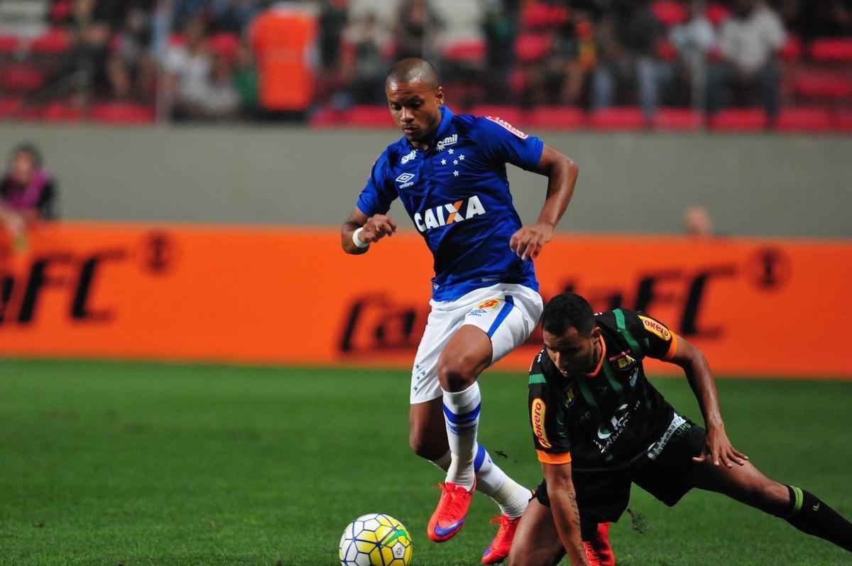 Imagens do clssico entre Amrica e Cruzeiro, no Independncia, pelo Campeonato Brasileiro