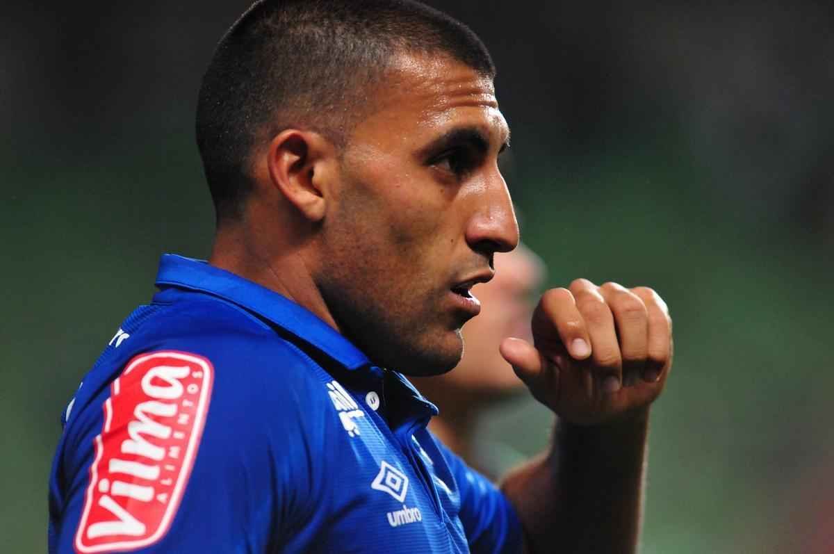 Imagens do clssico entre Amrica e Cruzeiro, no Independncia, pelo Campeonato Brasileiro