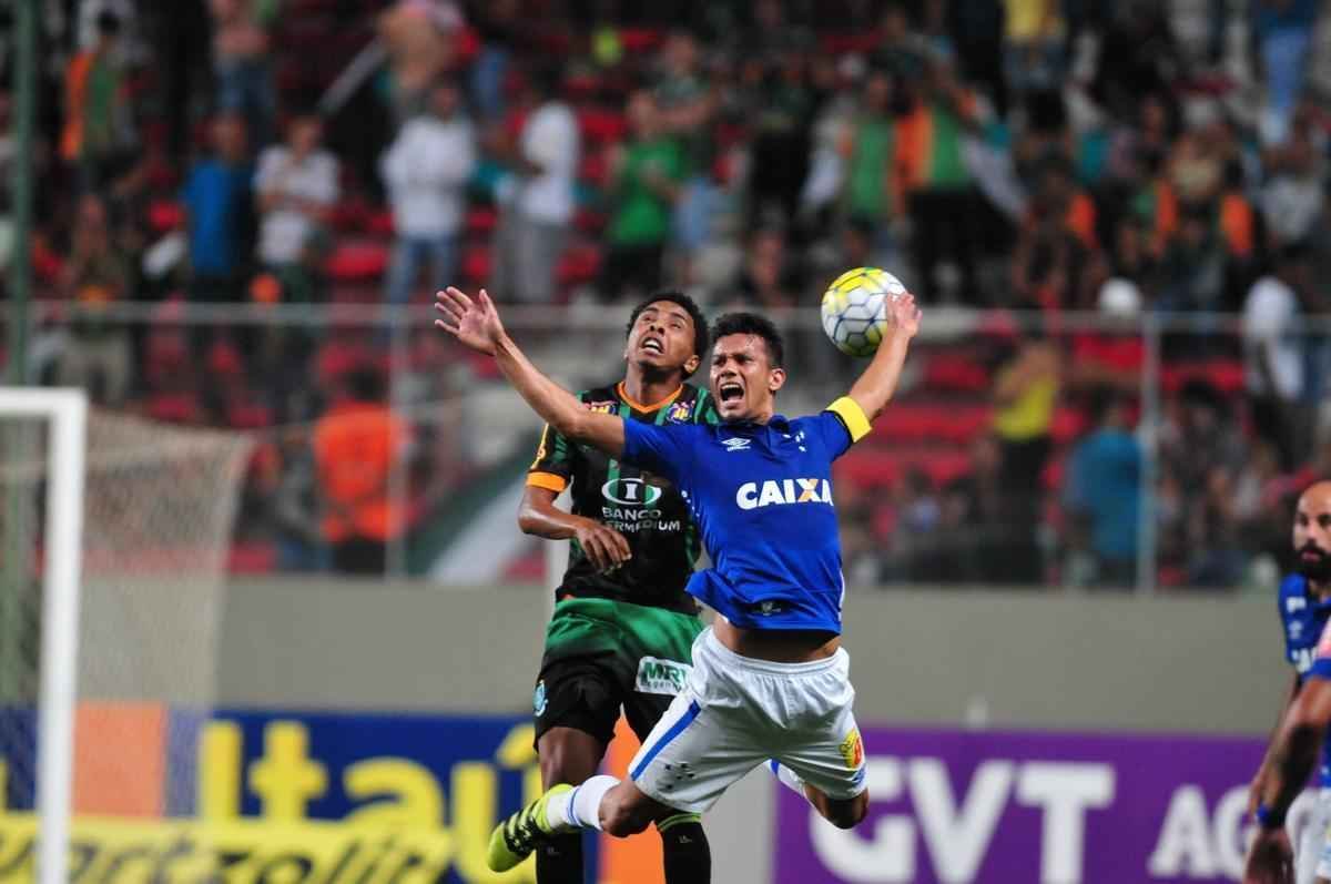 Imagens do clssico entre Amrica e Cruzeiro, no Independncia, pelo Campeonato Brasileiro