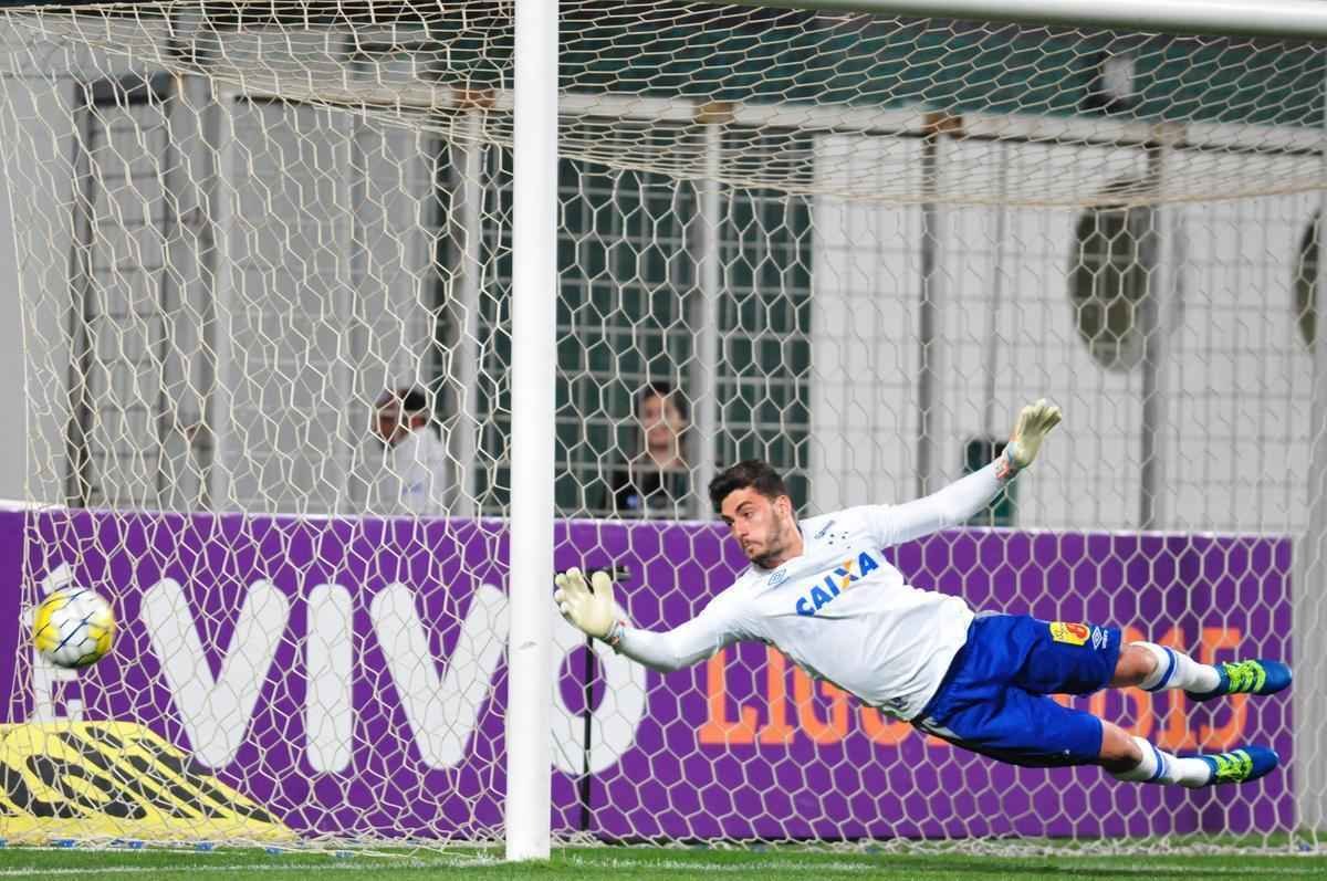 Imagens do clssico entre Amrica e Cruzeiro, no Independncia, pelo Campeonato Brasileiro