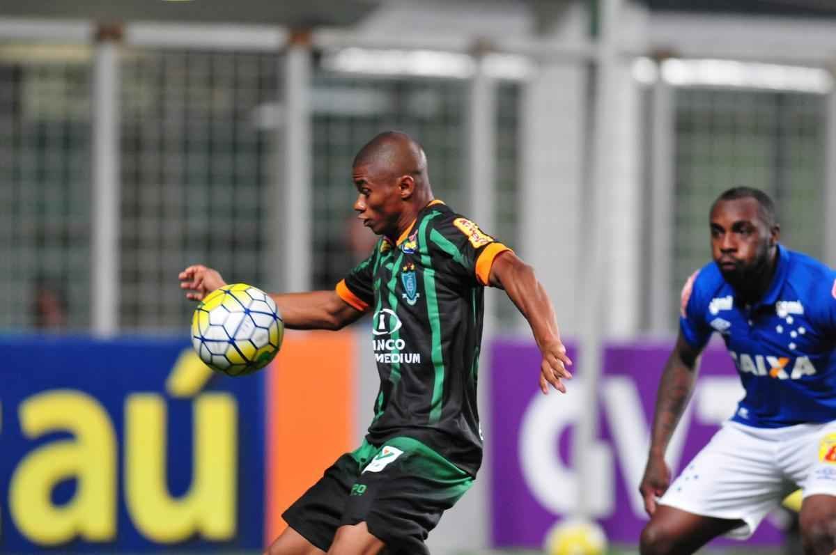 Imagens do clssico entre Amrica e Cruzeiro, no Independncia, pelo Campeonato Brasileiro