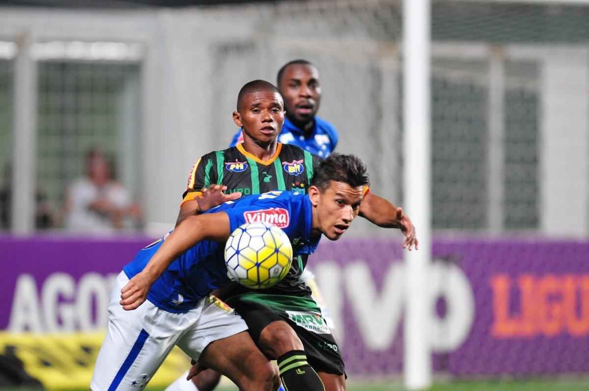 Imagens do clssico entre Amrica e Cruzeiro, no Independncia, pelo Campeonato Brasileiro