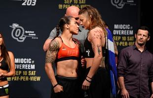 Pesagem oficial do UFC 203, em Cleveland - Jssica Bate-Estaca (52,3kg) x Joanne Calderwood (52,6kg) 
