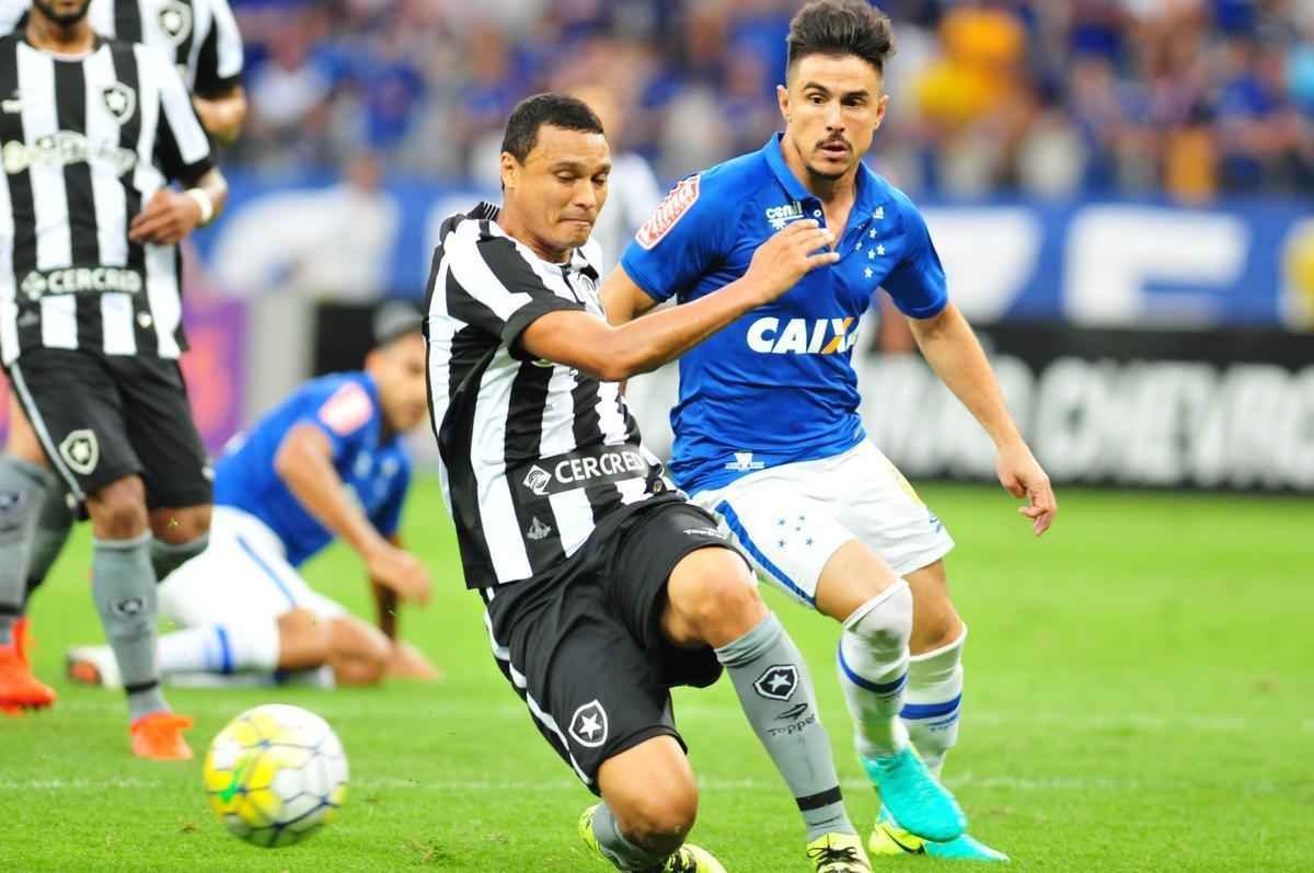 Imagens do jogo entre Cruzeiro e Botafogo no Mineiro
