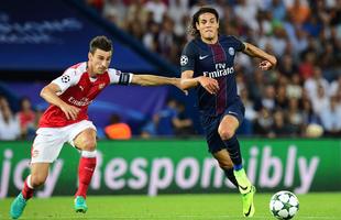 Cavani, para o PSG, e Alexis Snchez, para o Arsenal, marcaram os gols do jogo em Paris